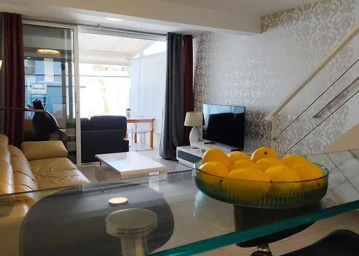 Marbella Golf 27 펜션 *